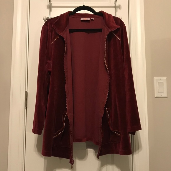 QF maroon velour long sleeved zip-up collared jacket with rhinestone zipper (2X) - Picture 3 of 16